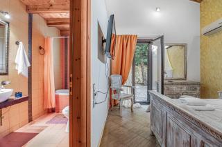 Villa Acqua, a luxury villa with private pool, 10 mins drive from the beach - Marantochori - 2