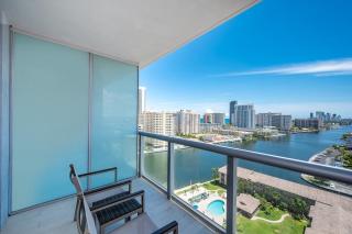 Amazing Studio in Beachwalk with Pool and Beach - Hallandale Beach - 9