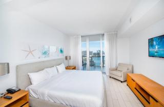 Beachwalk 2 Bedrooms & Kitchen - Hallandale Beach - 9