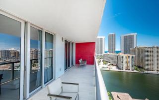 Beachwalk 2 Bedrooms & Kitchen - Hallandale Beach - 3
