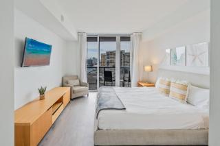 2BR & 2BA Oasis at Beachwalk - Hallandale Beach - 4
