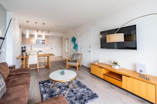 1 Bedroom w Kitchen on Beachwalk Beach &Pool &Gym - Hallandale Beach - 0