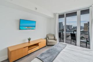 1 Bedroom w Kitchen on Beachwalk Beach &Pool &Gym - Hallandale Beach - 4