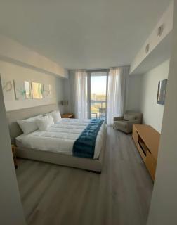 1 Bed & Kitchen at Beachwalk - Pool Gym Beach 22fl - Hallandale Beach - 9