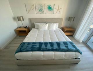1 Bed & Kitchen at Beachwalk - Pool Gym Beach 22fl - Hallandale Beach - 4