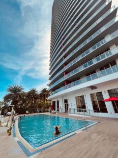 2 Bed 2 Bath Full Equiped Beachwalk Pool Gym 22 - Hallandale Beach - 6