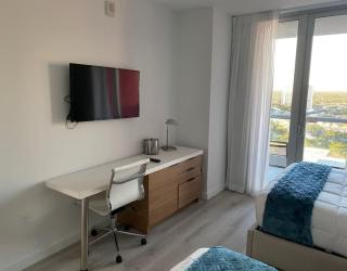 2 Bed 2 Bath Full Equiped Beachwalk Pool Gym 22 - Hallandale Beach - 2