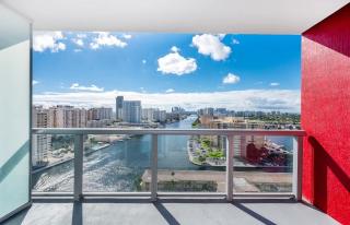 1 Bed & Kitchen at Beachwalk Luxe Pool Gym Beach - Hallandale Beach - 7