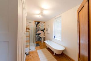 The Old Vicarage with hot tub & sauna - Vowchurch - 4