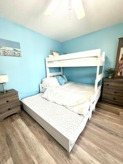 Anna Maria Island Beach Front Condo - 50 steps to Beach - Holmes Beach - 2