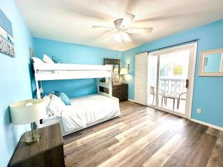 Anna Maria Island Beach Front Condo - 50 steps to Beach - Holmes Beach - 1