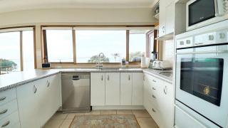 Views & Short Walk To Beach - 6