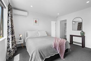 Contemporary 3 Bed Townhouse Near CBD & Hospital - 1