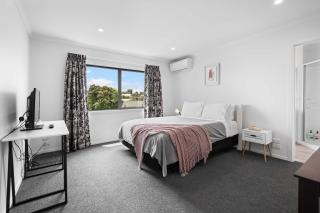 Contemporary 3 Bed Townhouse Near CBD & Hospital - Hamilton - 3