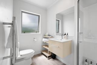 Contemporary 3 Bed Townhouse Near CBD & Hospital - Hamilton - 2