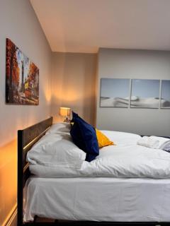 Luxury and stylish Ensuits - London - 6