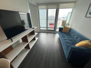 Cozy 2 Bedroom by Eaton Centre Mall - 1