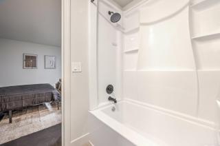 Elegant Private Studio Sleeps 4! 10Min to Strip! - 1