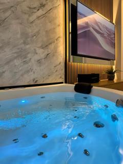 Spa Suite with Jacuzzi and Ancient Theater View - Larisa - 4