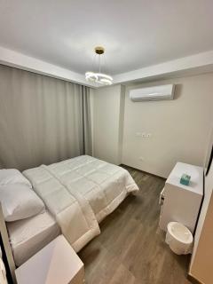 Hotel Apartment in Zaid Towers - Sheikh Zayed - 1
