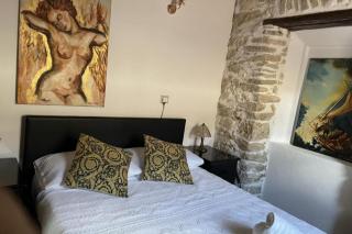 ArtHousePagoi-3br-Sleeps6-AC-Parking-5min from Beach - Págoi - 4