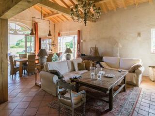 Family Château Retreat - 9