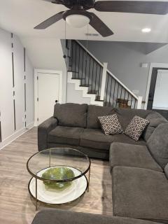 Stay in a new modern townhouse Sleeps 10 - Snellville - 4