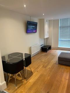 Contemporary 1-Bed Apartment in The Bakery, Ormeau Road - Belfast - 8