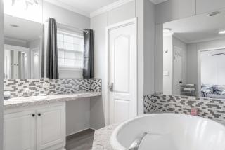 Madison Family Home & Event Rental Space on 7 Private Acers - Madison - 3