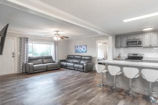 Madison Family Home & Event Rental Space on 7 Private Acers - Madison - 4