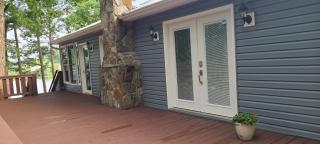 Lakeview Retreat - Rockingham - 2