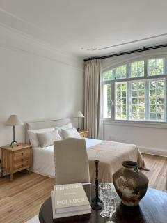 Shanghai Hills& Art Suite 17 - Near Line 1, 10 & 12 South Shanxi Road Metro - 9