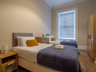 City Haven Main Door & Parking - Pass the Keys - 8