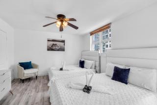 Skyline Water View 2BR Apartment free parking - Miami - 8