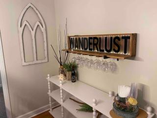 Cozy Savannah Cottage-Modern Comforts, Warm Charm - 3