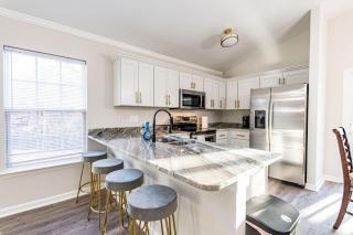 Home with master suite 15 from RTP & Dtown Durham - Durham - 1