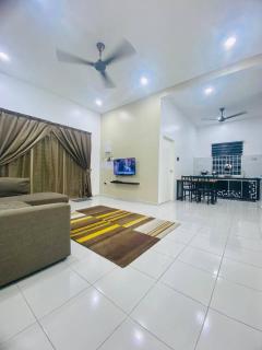 Homestay Hj Esmon Parit Raja 4 UTHM - 3