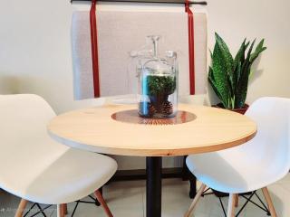 Cozy Minimalist Across Malls with Washer and Parking Near Airport - Manila - 7