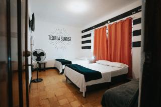 Tequila Sunrise Hostel - Guatemala - 7