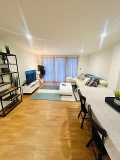 Zone 1 Modern 2 Bed 2 Bath Apt with outdoor space Hyde park - 3