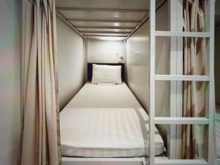 Metro Snooze Dorm - 1