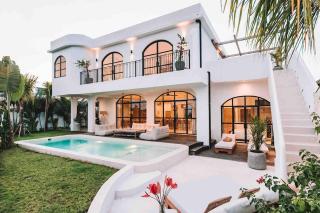 Villa Hestia 5 BR Berawa Canggu - Canggu - 0