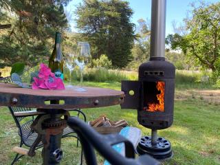 Holly Tree Hut at the little garden farm - South Bruny - 7