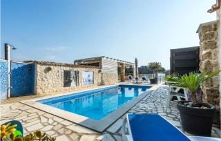 Amazing Apartment In Sibenik With Sauna - 3