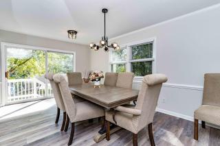 Renovated N Raleigh home with firepit wifi & king bed - 3