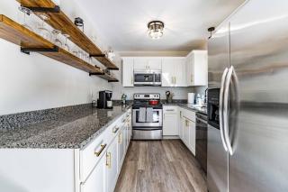 Renovated N Raleigh home with firepit wifi & king bed - 5