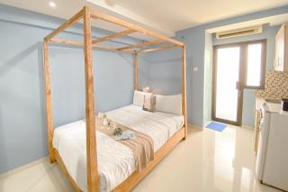 Cozy and Enjoy Living Studio Kebagusan City Apartment By Travelio - 9