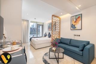 VOGUE The Sterling by OMNIYAT Dubai With Balcony Stay Near Burj Khalifa and Dubai Mall - 6