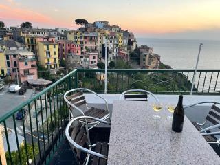 Appartamento Isola - In the center with Terrace - sea view & AC - Corniglia - 0