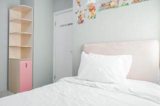 Nice and Cozy Living 2BR at Green Pramuka City Apartment By Travelio - 6